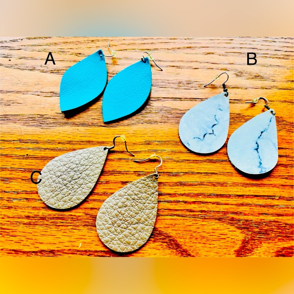 Medium sized leather earrings